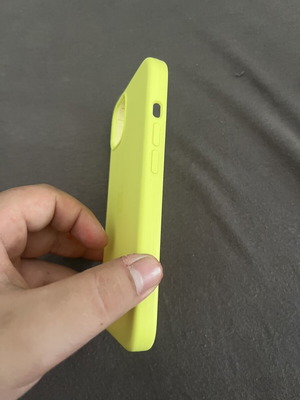 Iphone 13 case yellow like new