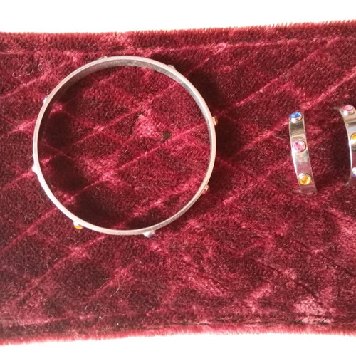 Bracelet and earrings set like new