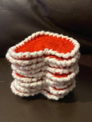 Crocheted heart new, pack of 5 pieces
