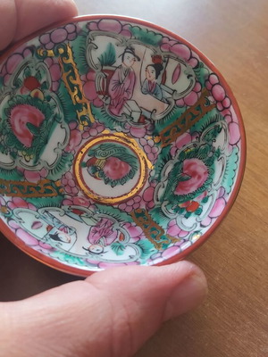 Chinese painted porcelain cup like new, authentic
