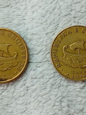 Albanian coins used, set of 2, 20 Leke 2000 and 2012