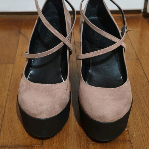 Suede pink platform shoes used with crisscross strap, size 40