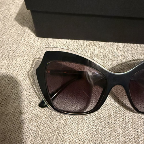 Dolce & Gabbana sunglasses like new, black
