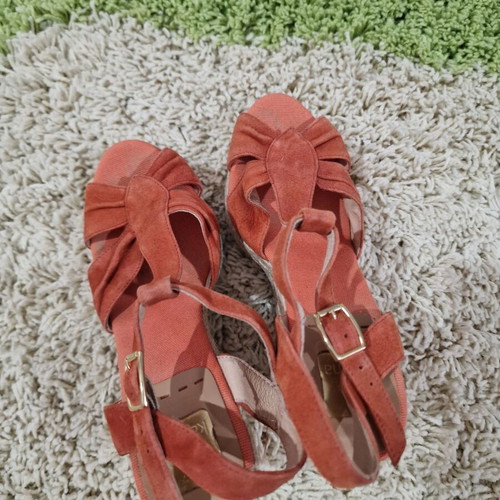 Kanna genuine suede women's wedge platform sandals size 38, like new