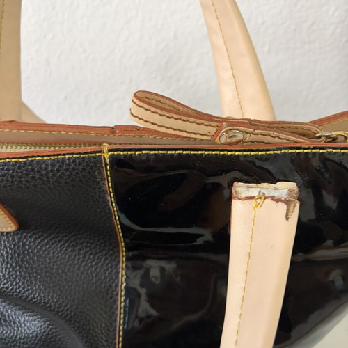 Black Handbag crossbody used, medium size, leather-vinyl