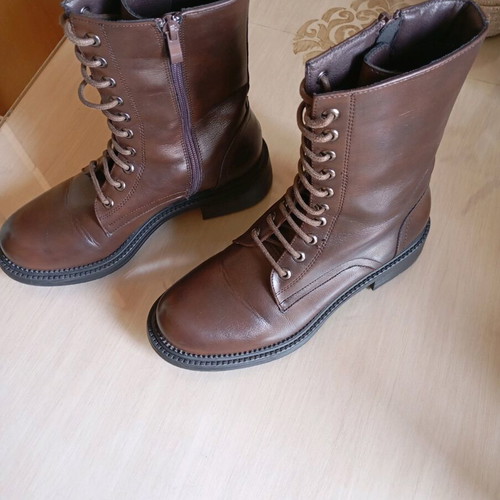 Brown ankle boots with laces and zipper size 38 like new