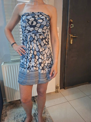 Strapless dress with geometric pattern size Small like new, blue