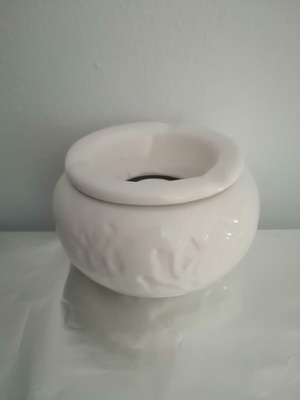 Porcelain ashtray with windproof removable lid, new