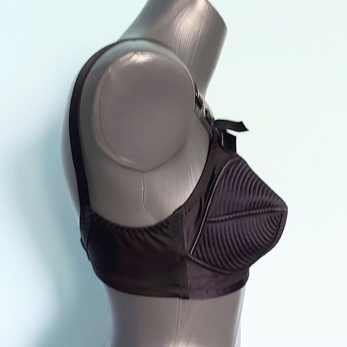 Triumph vintage touch bra 75D black like new