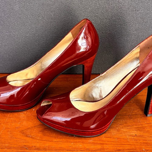 Peep toe Nine West shoes size 40 like new, brown-bordeaux patent leather