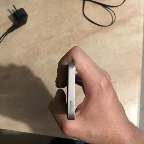 iPhone SE 1st gen 32GB used, good condition, black