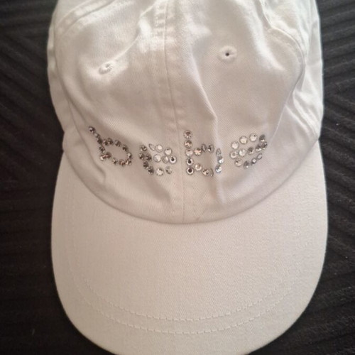 Bebe hat one size white like new