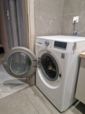 Πλυντήριο-στεγνωτήριο LG F4DV709H1E σαν καινούργιο, χωρητικότητα 9 kg