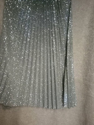 Women's pleated skirt like new, black