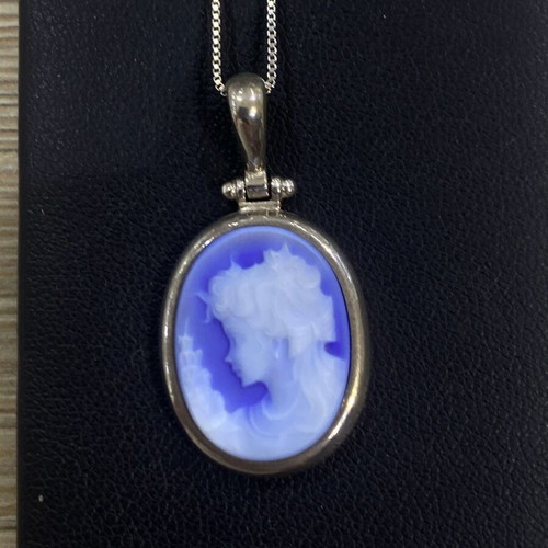 Silver (925) cameo pendant with chain