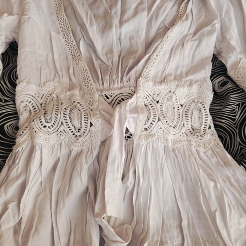 BSB lace detailed tie top like new, white, size S