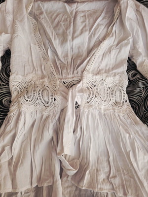 BSB lace detailed tie top like new, white, size S