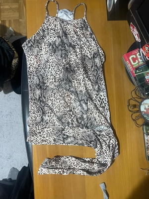 Toi&Moi asymmetric blouse like new with animal print size M