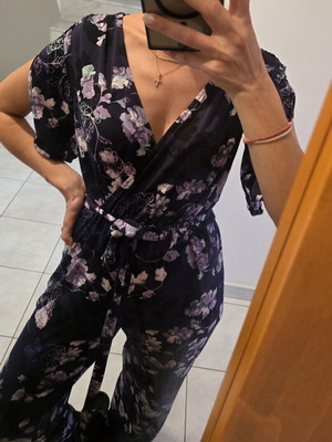 Jumpsuit with belt like new, size S