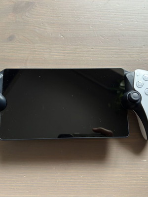 Playstation Portal Remote Player PS5 σαν καινούργιο με 2 Funko Pop και 3 ταινίες DVD