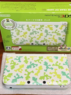 Nintendo 3DS XL The Year of Luigi 30th Anniversary Pack като нов, Японско издание