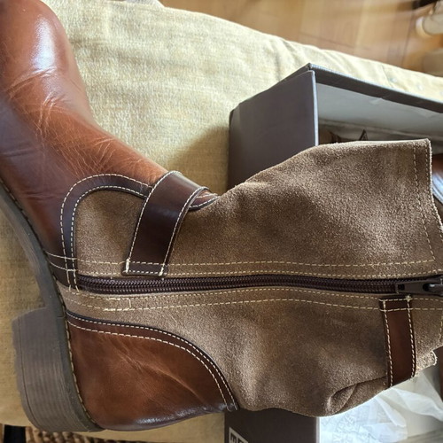 Gioseppo low ankle boots like new, brown leather and suede
