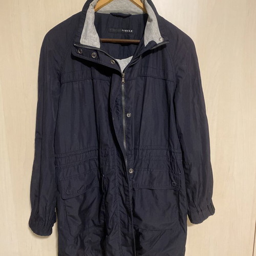 Fidele Windbreaker like new with hidden hood and cotton lining