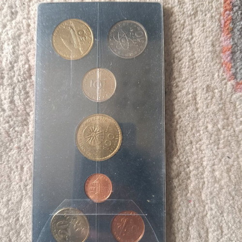 Collectible drachma coin set new, commemorative
