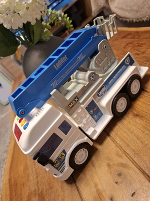 Ladder toy truck used with light and sound