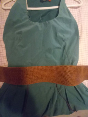 Toi&Moi green dress used with separate belt