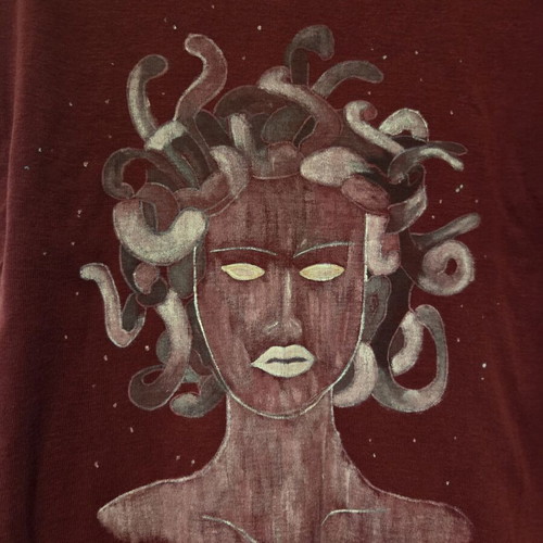 Handpainted Medusa sleeveless top like new, burgundy