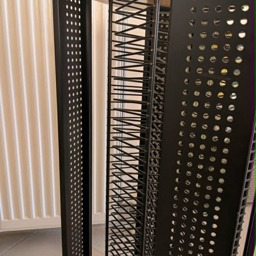 CD storage tower used, rotating rack for 200 CDs