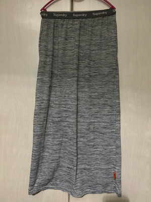 superdry γκρι φούστα μακρυά σαν καινούργια