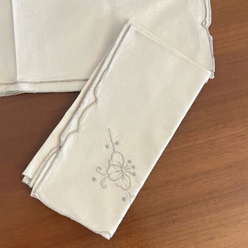 Cotton napkins set of 8 with handmade embroidery like new, beige