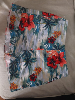 Zara tropical print shorts like new with side pockets and discreet zipper