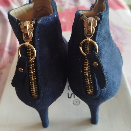 Ideal Shoes ankle boots size 37 used dark blue with worn heel
