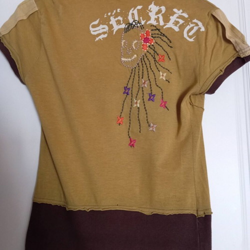 Vintage Boho-Grunge T-shirt like new with handmade details and tribal embroidery