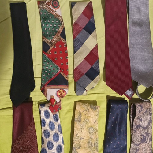 Ties like new, pack of 24, various fabrics and silk