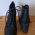 Bershka black ankle boots with laces, size 38