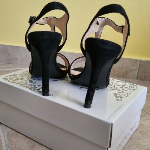 Renda black suede high heel sandals size 36