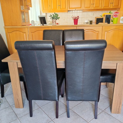 Extendable dining table with 6 chairs, walnut color