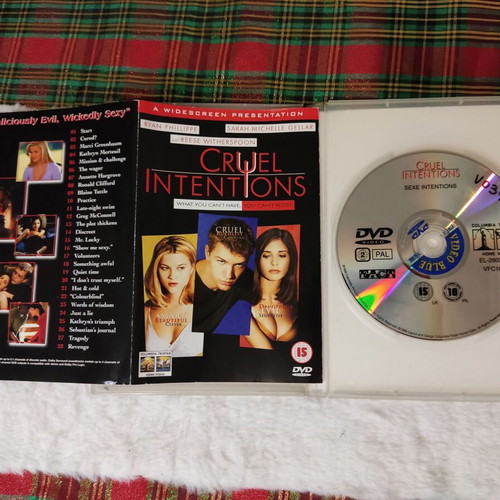 Cruel Intentions 1999 DVD used, romantic thriller with subtitles