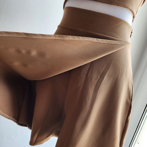Clothing set new with tag, brown