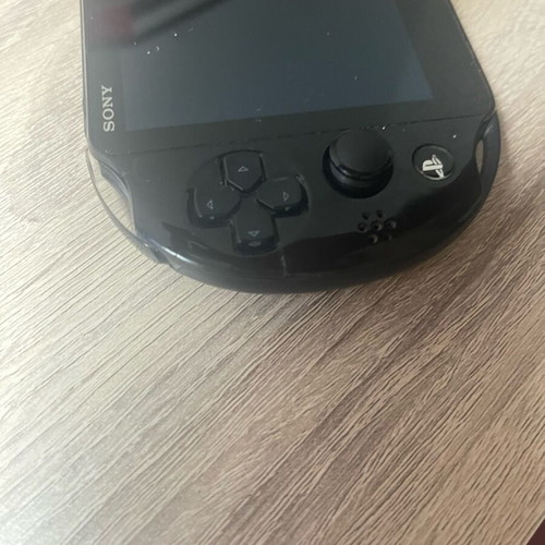 PS Vita употребявана с всички игри, идеална конзола за деца
