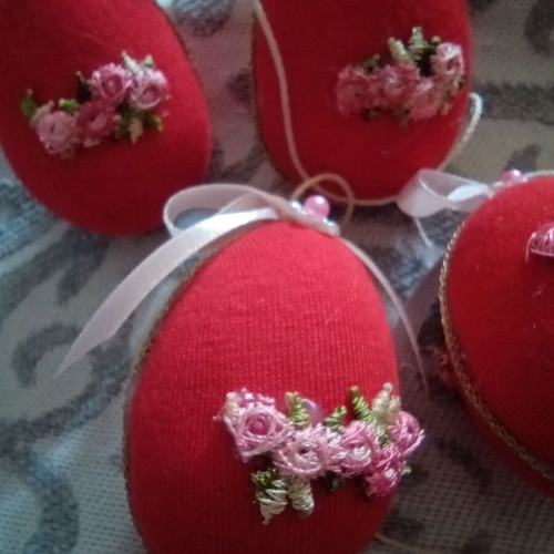 Set of 4 small decorative Easter eggs like new, 5cm