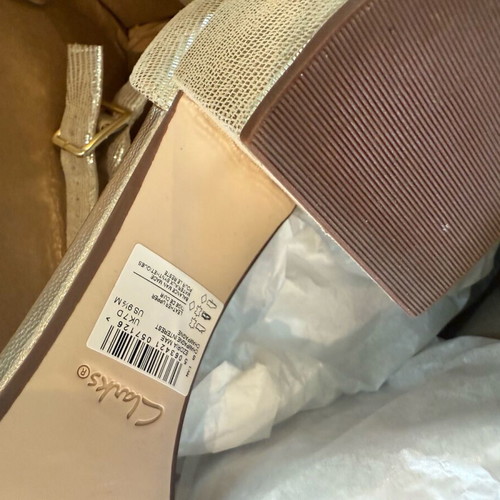 Clark’s sandals new silver-gold with soft sole