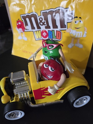 M&Ms Αυτοκίνητο για αποθήκευση γλυκών σαν καινούργιο