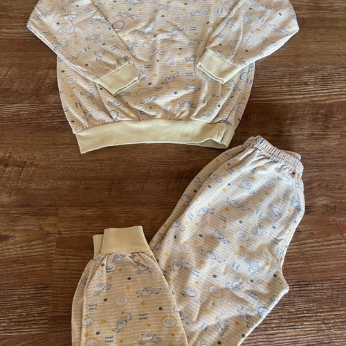 Pajama set 10 years used, beige and yellow
