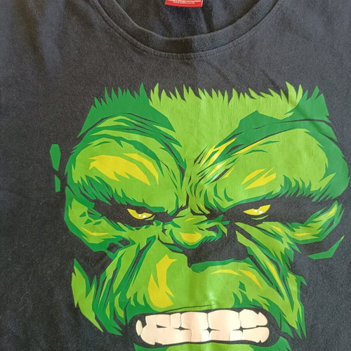 Marvel T-shirt large black like new