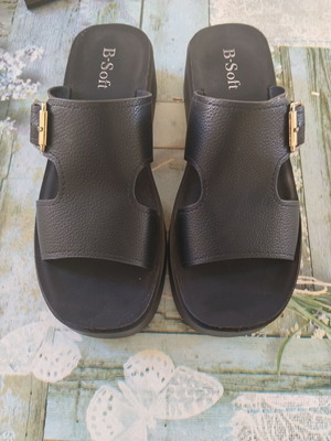 Be Soft black platform sandals, size 38